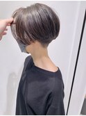黒髪刈り上げハンサムショートセンターパート前髪なし