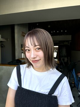 グランツ(Glanz) 切りっぱなし×外ハネ/ミルクティーベージュ