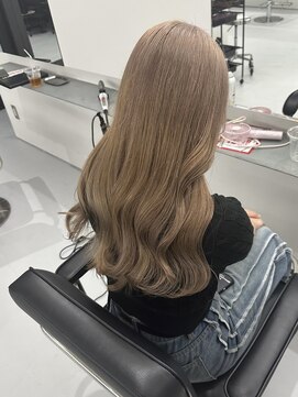 リムレスバイサンク 万代 新潟駅(LIMLESS by cinq) ミルクティーベージュレイヤーインナーカラーグレージュカラー