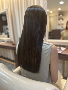ヘアデザインスペース イチエ(hair design space i chi e) ハイライトを差し込んでクール感UP！美髪ストレートスタイル