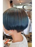 ネイビーブルー　ダブルカラー　ショートボブ