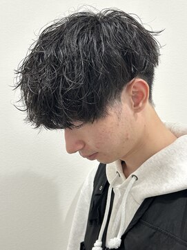 ヒュイル バイ ニアウ(Hwyl by Niau) メンズマッシュシャドウパーマスパイラルパーマニュアンスパーマ