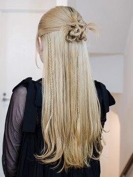 ミーム 原宿 表参道(meme) 大切な日に◎カチモリハーフアップ