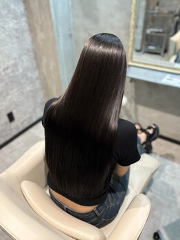 【高級成分配合の髪質改善で艶のある美髪へ】