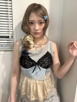 シイ(SIE)&nbsp;ラフなアレンジでも決まる人気の透明感ベージュ♪