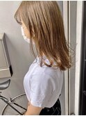 ハイトーンベージュ