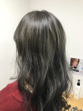 レーヴヘアー(Reve hair) ハイライト×シルバーグレージュ