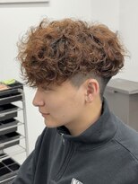 ラヴィズムバイフィフス(LUVISM by fifth)&nbsp;スペインカールスパイラルパーマ刈り上げ万代新潟駅外国人風