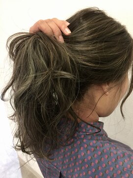 アーチ ミュウ(ARCH mew) 【ARCH mew 竹村】カーキグレージュ×ハイライト