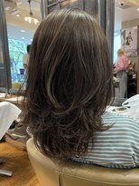 ビュートリアム 南青山(BEAUTRIUM)&nbsp;ツヤ髪 イルミナカラー ローレイヤー 20代30代40代