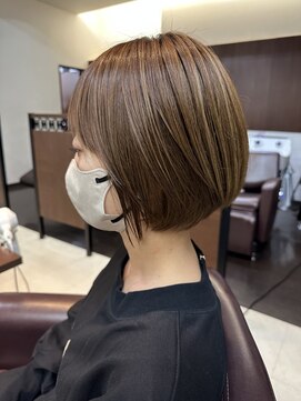 ムース 福島市店(Mousse-88-) ハイライト モノグレージュ 丸みボブ