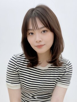 ヴェイン 渋谷(vain) シースルーバング　顔周りレイヤー　グレージュ　外ハネミディ