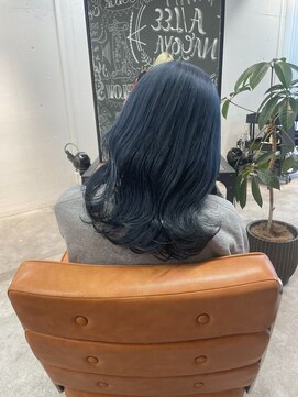 アイリー 名古屋(A/LEE) ブルーカラー／ミディアムヘア