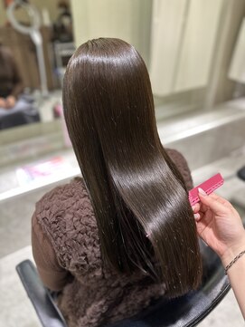 リー 尼崎(Lee) 髪質改善艶カラー 艶髪オージュアトリートメント レイヤーカット