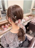 ルーズローポニーテール