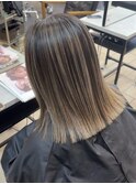 切りっぱなしコントラストバレイヤージュ