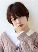 イメチェン　ホワイトブロンド　外ハネボブ 美髪　ワイドバング