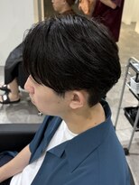 ヒュイル バイ ニアウ(Hwyl by Niau)&nbsp;メンズカットパーマセンターパート曲がる縮毛矯正刈り上げカット