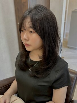 セライロ 千葉(celilo) ミディアムレイヤー レイヤーカット 顔周りカット 【momoka】