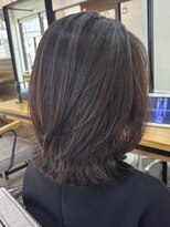 カシー(Casii)&nbsp;大人世代へ外ハネミディアムレイヤー