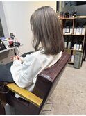 カーキベージュ