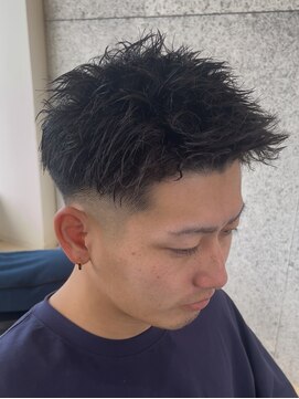 ストゥー(StueW.) メンズショート × フェードカット