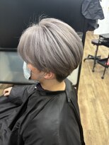 ビューティーサロン ガーデン(beauty salon garden)&nbsp;Wブリーチでシルバー系に♪りん担当♪