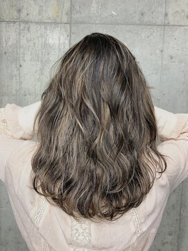 サロンドミルク 溝の口店(salon de MiLK) ＊グラデーションとハイライトで外国人風に