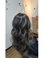 ヘアデザイン ヴォワール(hair & design voir) バレイヤージュ×おすぎ