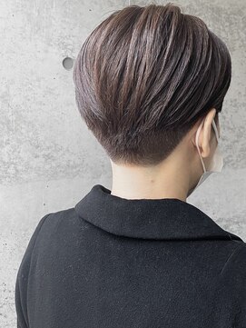 ファミーユラグ キチジョウジ(famille raugh) 刈り上げショートヘア