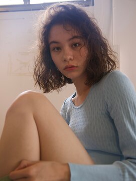 アオイ(aoi.) 根元パーマロブ