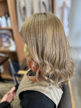 オダンゴヘアー(odango hair) ハイトーンカラー