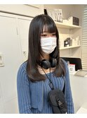 韓国セミロングレイヤーカット ストレート 似合わせ顔周り 暗髪