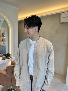 ルーニ(Lunii) メンズセンターパート/メンズパーマ