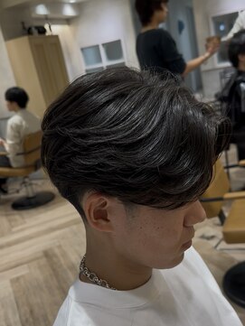 曲がる縮毛矯正専門店 バイ レイズ 名駅(曲がる縮毛矯正専門店 by RAYS) 刈り上げセンターパートフェザーパーマフェザーショート h