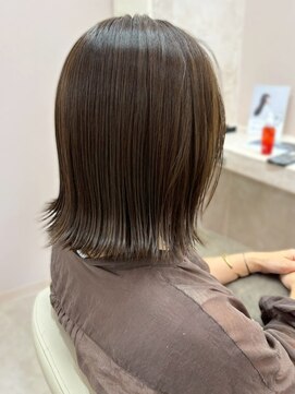 ソンノ(sonno) 外ハネボブ ブラウンべージュカラー 艶髪 切りっぱなしボブ 20代