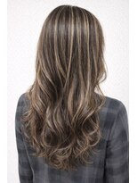 ウル(ulu)&nbsp;ハイライト　名東区　ボブ　レイヤー　ロング　白髪ぼかし
