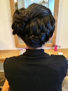 小さな美容室 ハナ(hana) 黒髪でのアップstyle♪