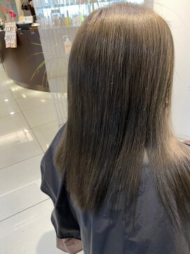 オッズ美容室 八尾店 手櫛で決まる！デザインカラー