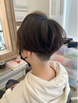 コワファースト 大分(COIFF1RST) 刈り上げで、ハンサムショートボブ