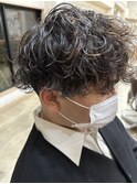 人気の波巻きパーマ