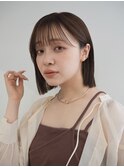 大人ボブ　切りっぱなしボブ　シースルー前髪　グレージュカラー