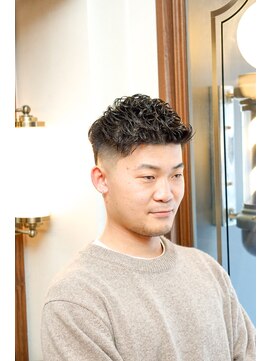 バーバーショップ ダリー(BARBERSHOP DALIE) スキンフェードアップバングピンパーマ