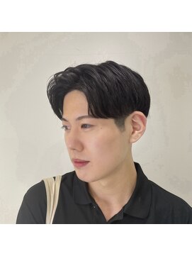 アッシュ 二子玉川店(Ash) ニュアンスパーマセンターパートコンマヘアツーブロック刈り上げ