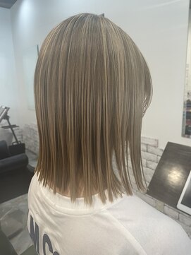 リノナ(Linona) ☆小顔効果カット インナーカラー グレーベージュ 髪質改善 韓国