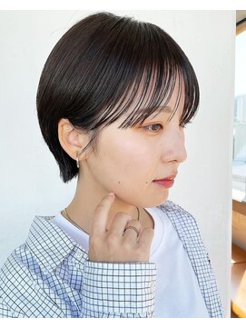 ラーサ(LaHzA) 大人ショートボブ黒髪ショートカットマッシュショート前髪あり