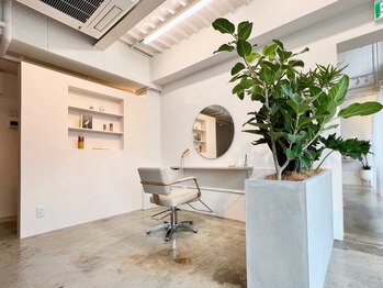 ユク(yuk)の写真/【リニューアルOPEN】実力派Stylist在籍★パワーUPして、より良いサービスをご提供◎お待ちしてます♪