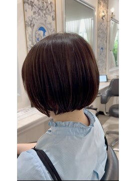 ドクターズサロン レラパール 丸みショート/大人可愛い/ナチュラルヘア/垢抜けカラー/前下がり