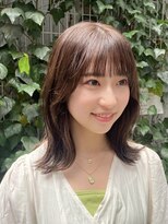 ガーランド (Garland)&nbsp;ミルクティーベージュ　顔まわりカット ミディアム 透明感カラー