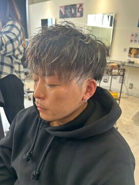 メンズサロン キング 高槻店(Men’s salon K!ng) 波巻きツイストスパイラルパーマ/フェザーパーマ/眉毛/メンズ